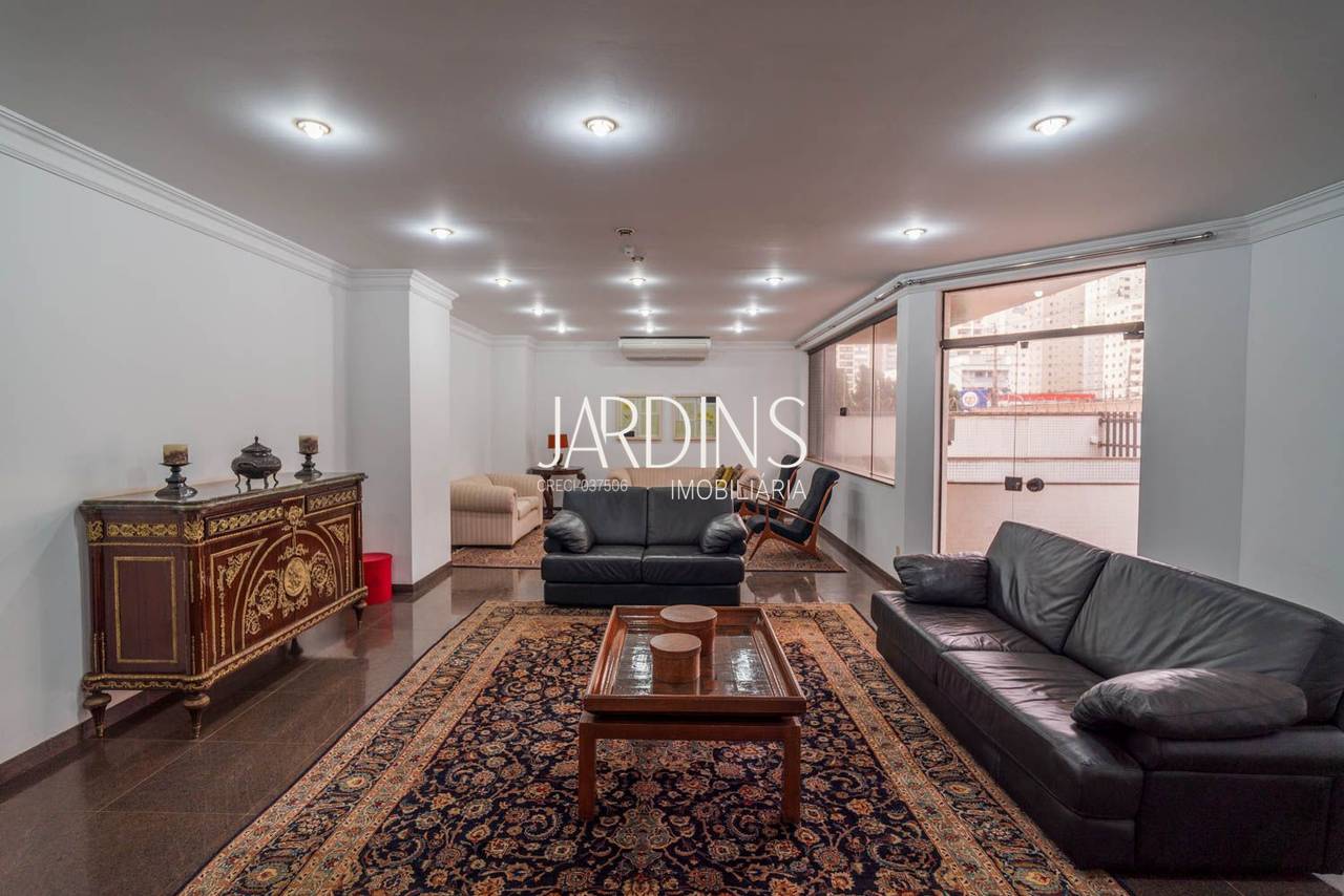 Apartamento com 2 suítes no Topázio, Centro