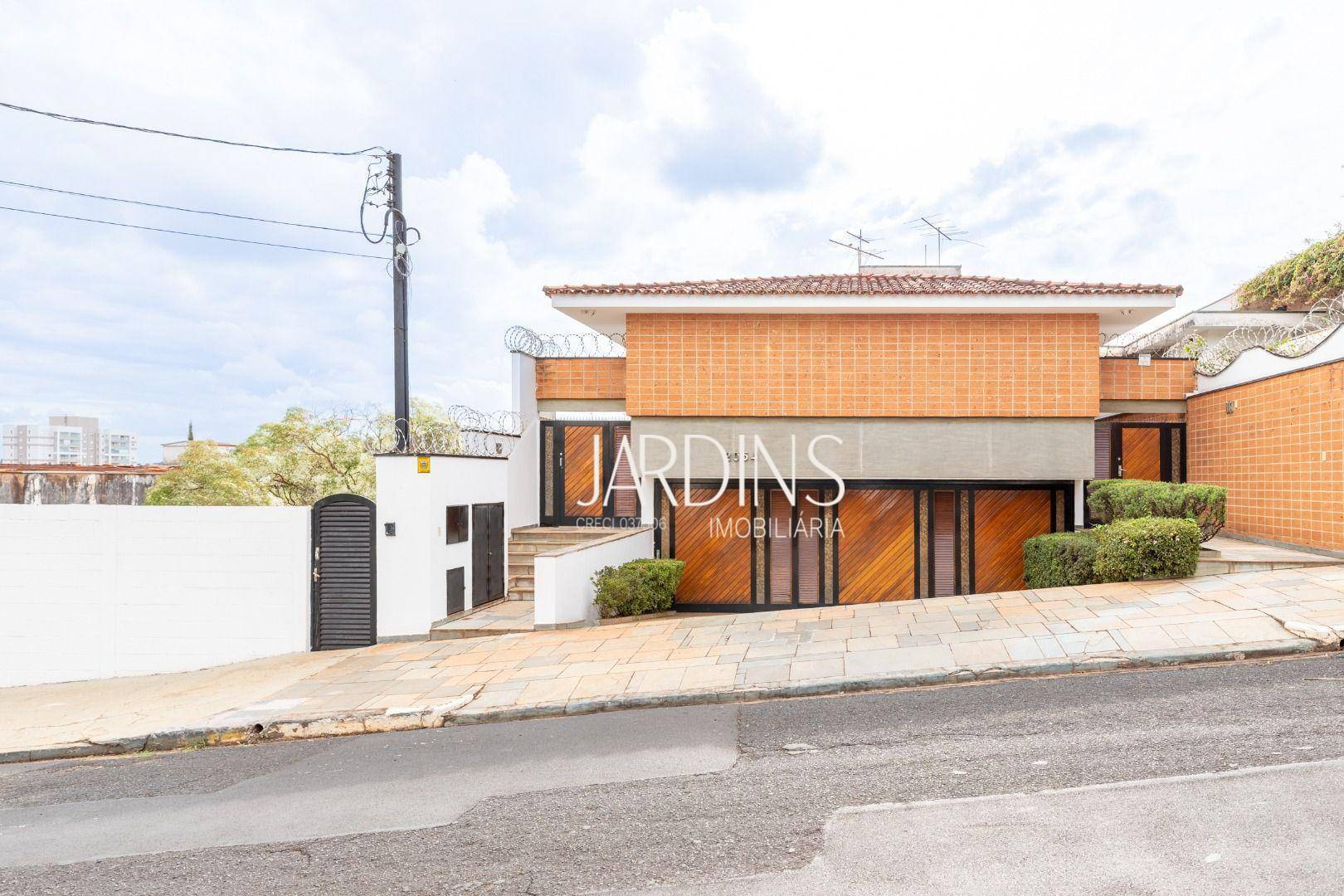 Casa com 3 suítes no Jardim Sumaré