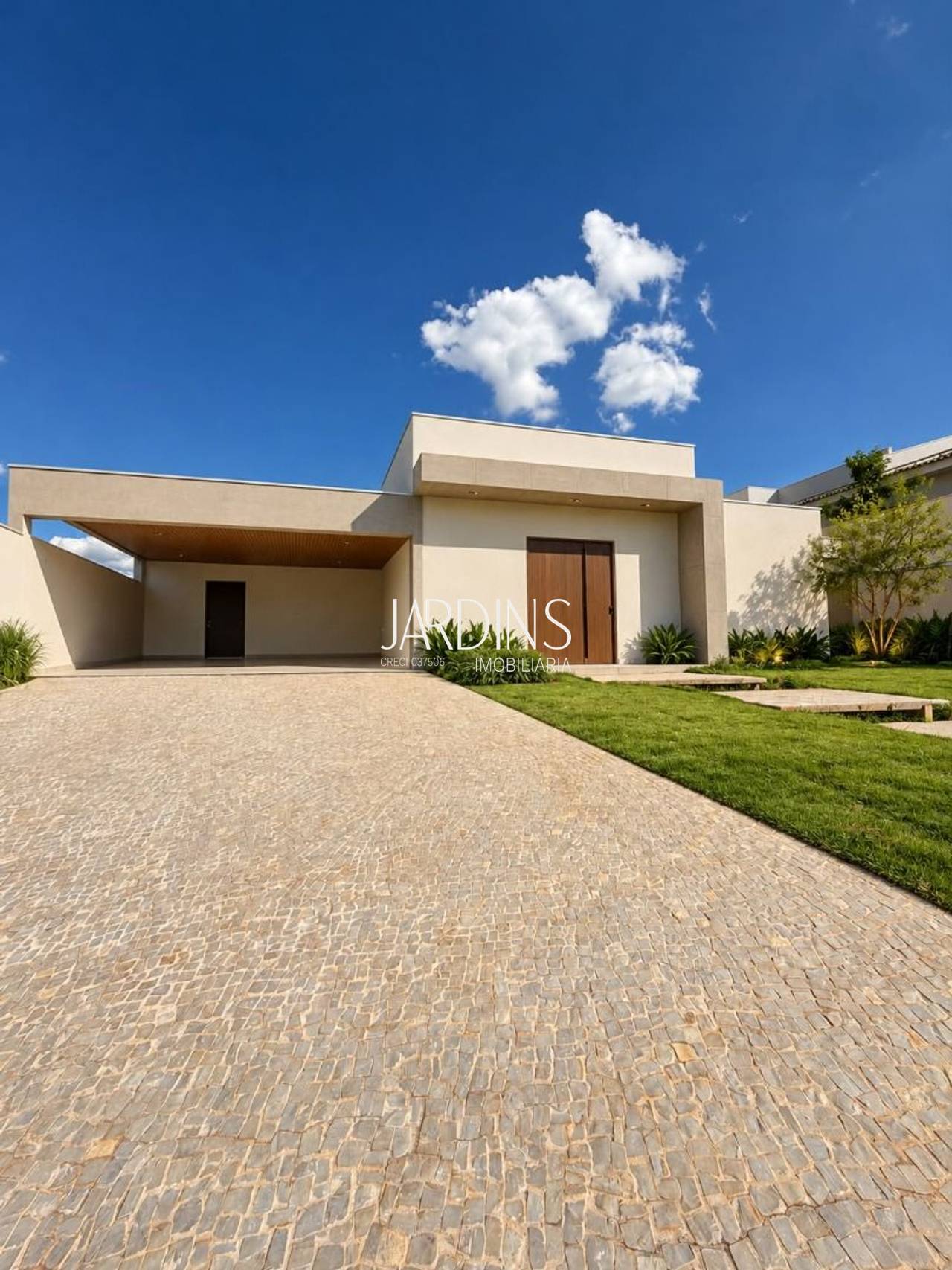 Casa com 4 suítes no Royal Park